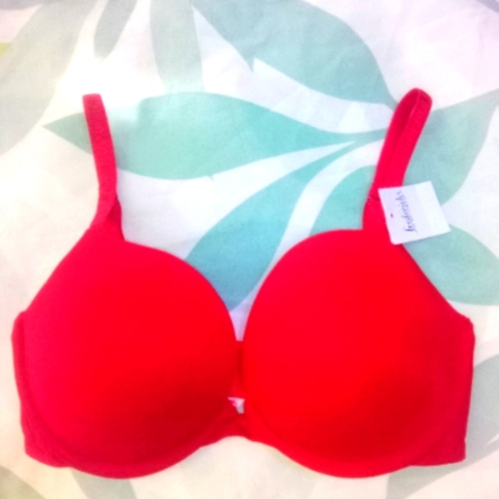 Fredrick of Hollywood 34D new red
